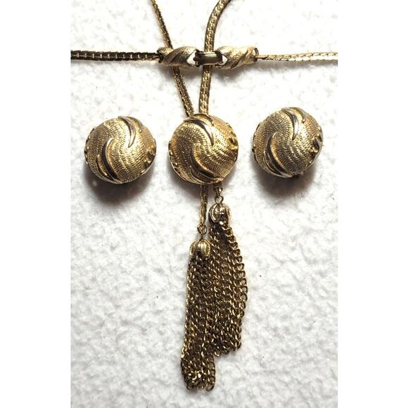 Vintage 60s Signed Goldtone Slider Lariat Necklace Clip On Button Earrings Set - Picture 5 of 7